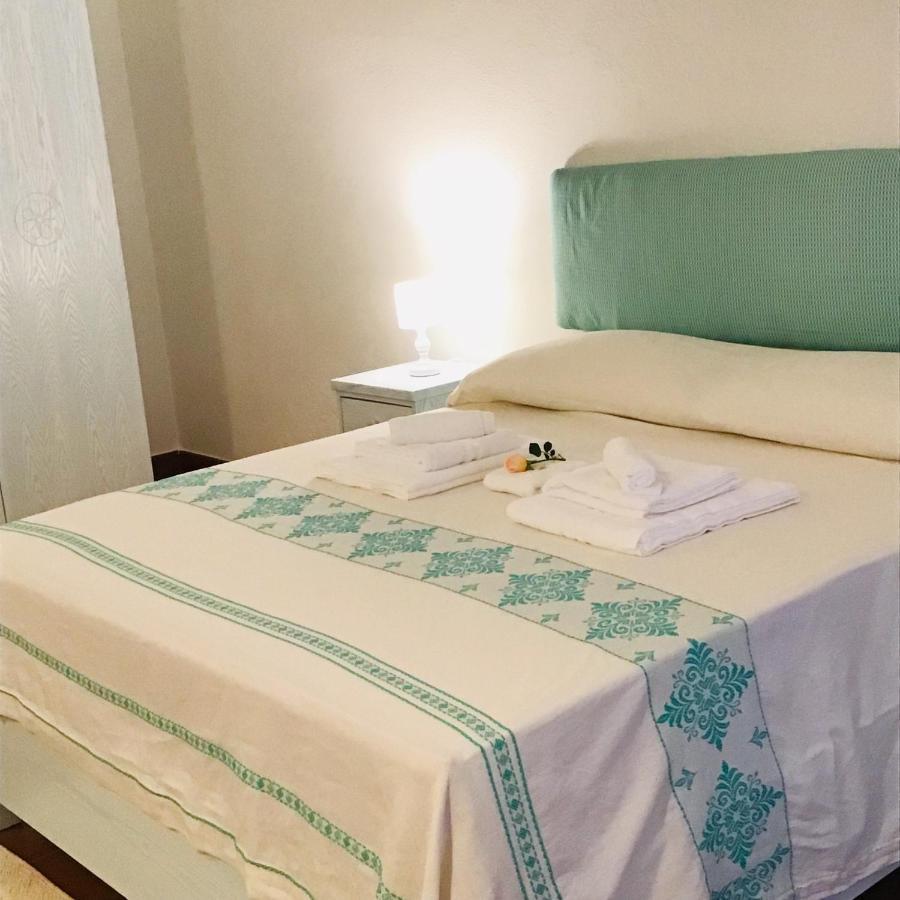 Bed and Breakfast L'Asfodelo Ла-Маддалена Екстер'єр фото